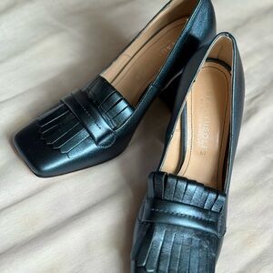 Chic Black Leather Heels by BeautiFeel